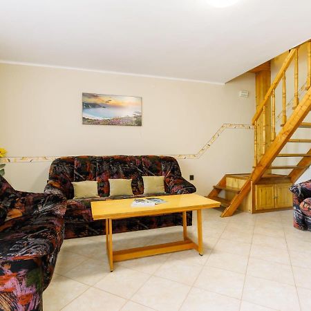 Holiday Home Jazmin By Interhome Balatonszarszo Eksteriør billede
