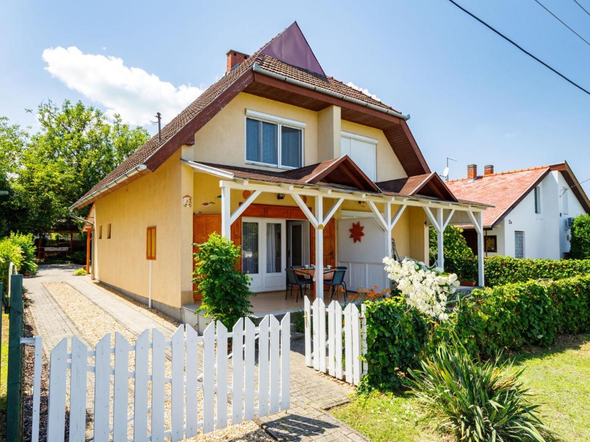 Holiday Home Jazmin By Interhome Balatonszarszo Eksteriør billede