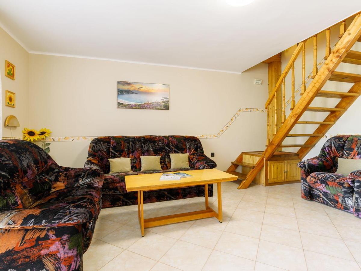 Holiday Home Jazmin By Interhome Balatonszarszo Eksteriør billede