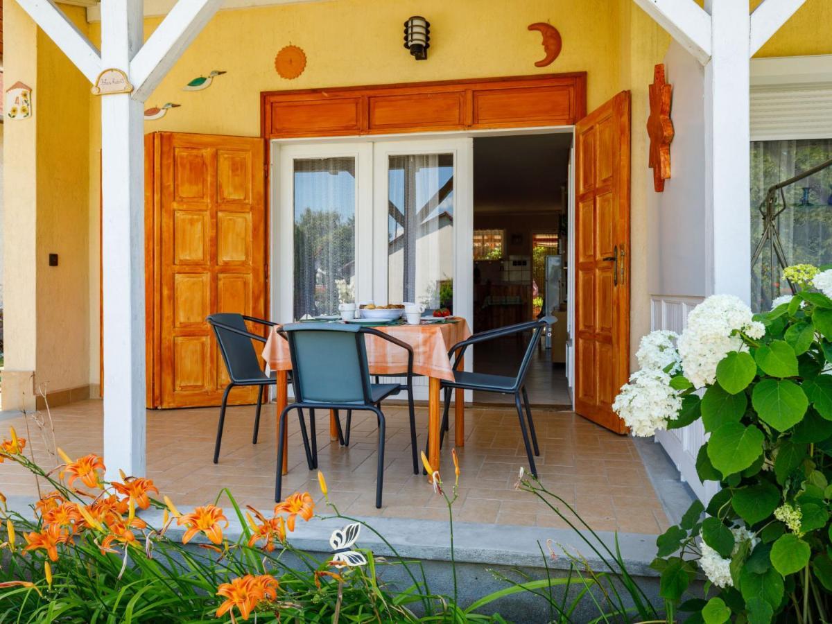 Holiday Home Jazmin By Interhome Balatonszarszo Eksteriør billede